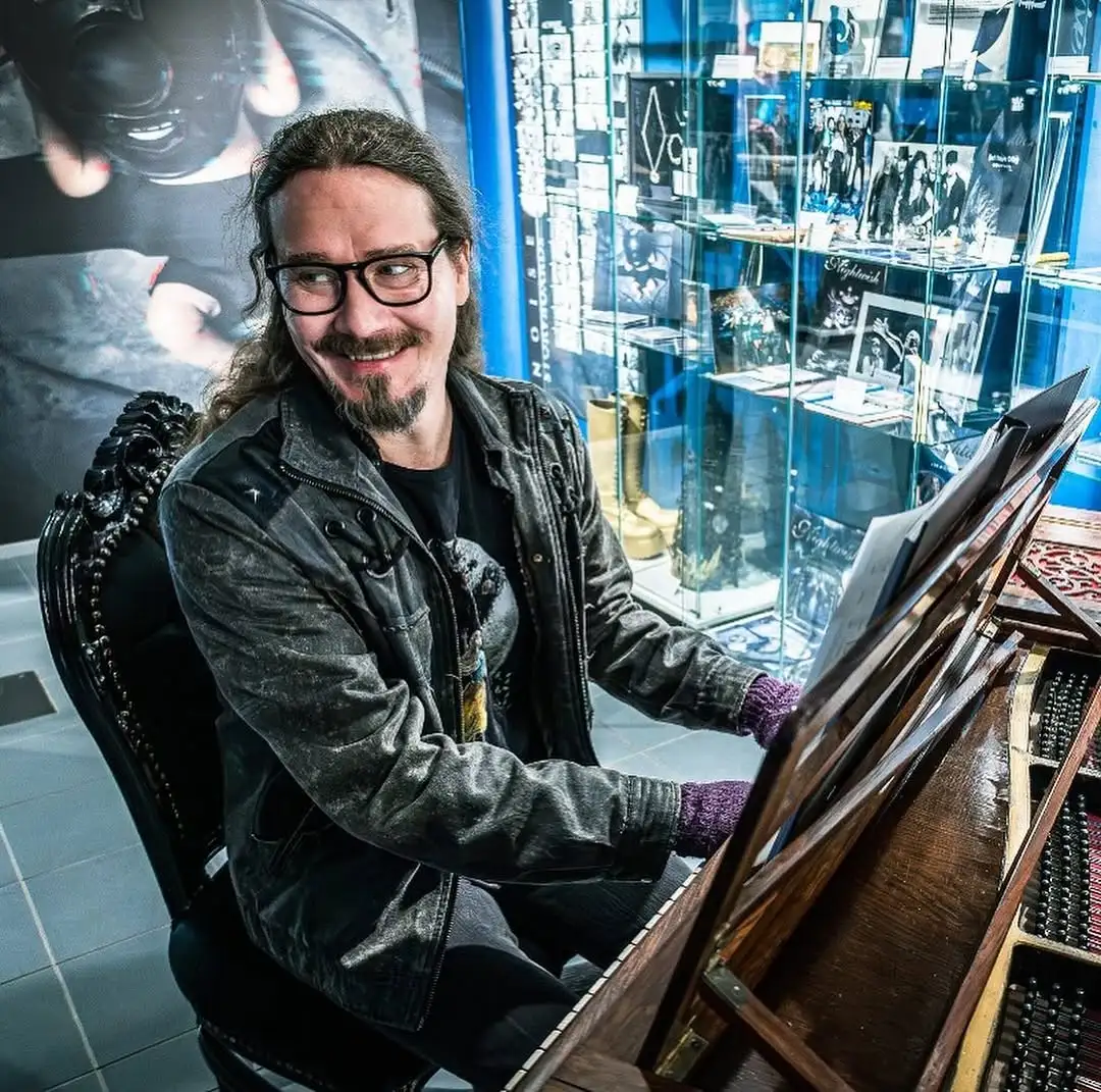 Tuomas Holopainen lapsi